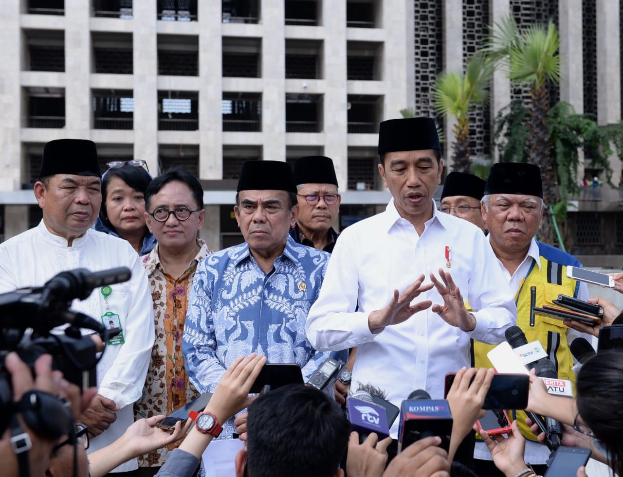 Presiden Jokowi setuju usulan antara Masjid Istiqlal dengan Gereja Katedral dihubungan dengan jalan bawah tanah (terowongan). (Foto: asmanu/ngopibareng.id)