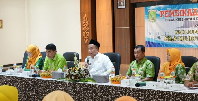Wabup Pasuruan KH Mujib Imron hadiri rapat pembinaan dinas. (Foto: Dok Humas)