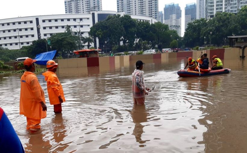Kondisi Underpass Kemayoran yang kembali kebanjiran. (Foto: Twitter @tmcpoldametrojaya)