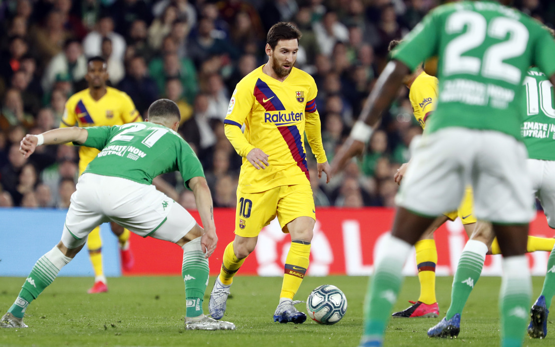 Lionel Messi menjadi kreator kemenangan Barcelona atas Real Betis. (Foto: Twitter/@FCBarcelona)