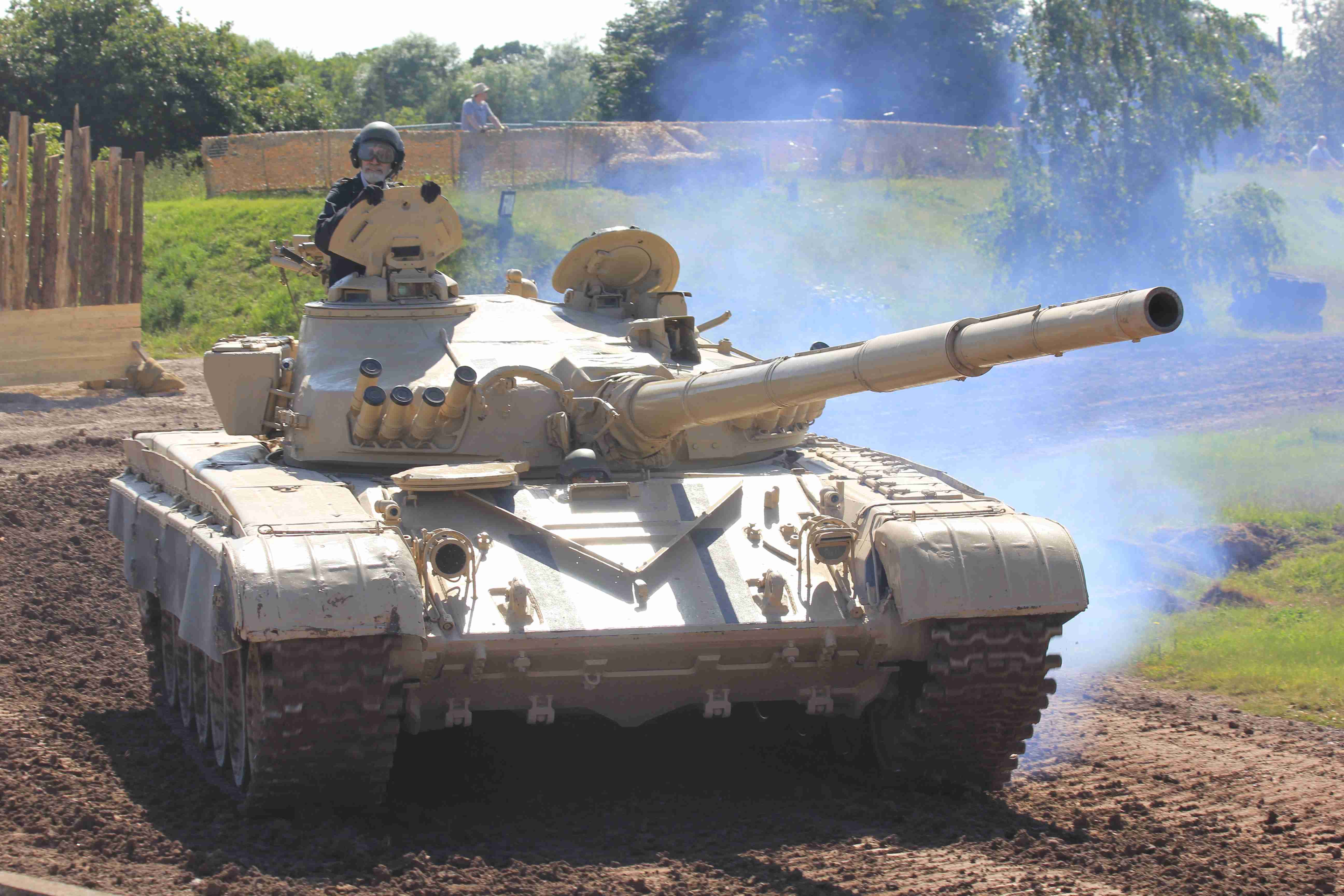 Tank tempur. Filipina memutuskan perjanjian militer dengan Amerika Serikat. (Foto:unsplash)
