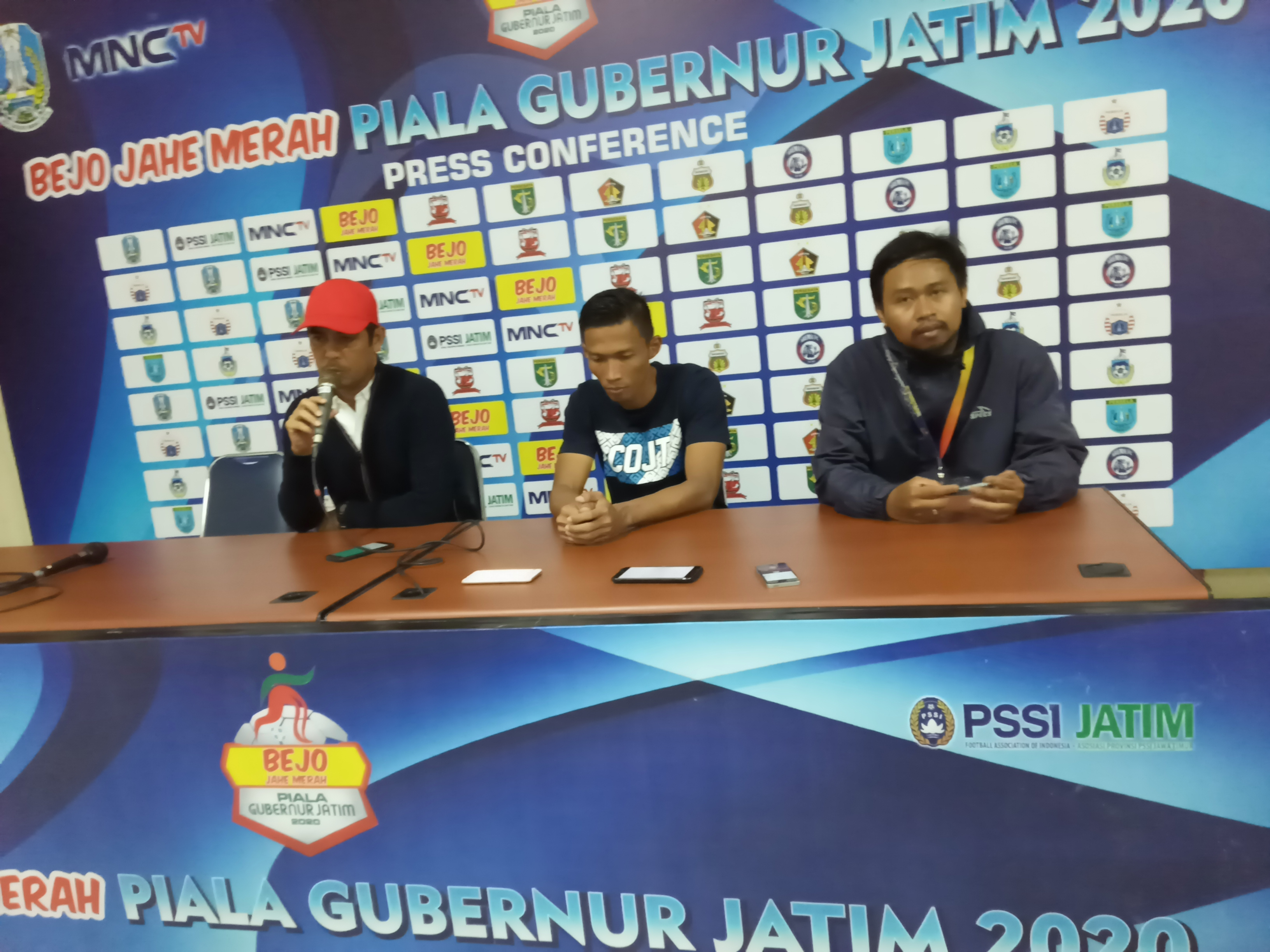 Pelatih Persela Lamongan, Nil Maizar saat sesi konferensi pers di Stadion Kanjuruhan. (Foto: Theo/ngopibareng.id)