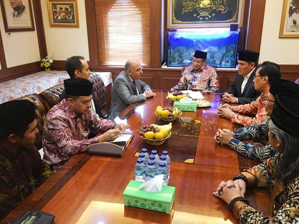 Dubes Mesir Ashraf Sulthan bersama Ketua Umum PBNU KH Said Aqil Siroj di PBNU Jakarta. (Foto: Istimewa)