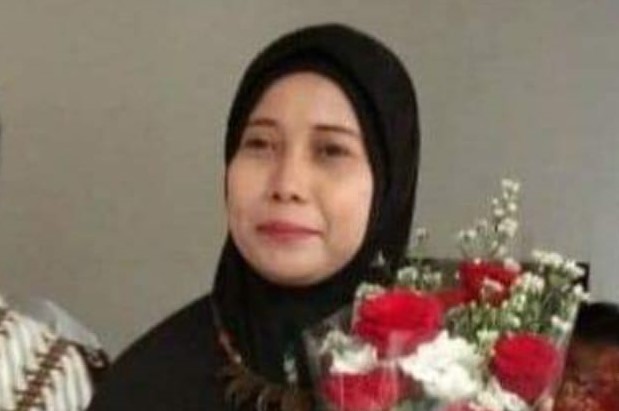 Mila Machmuda, pelapor Wali Kota Surabaya Tri Rismaharini ke Ombudsman. (Foto:koleksi pribadi/ngopibareng.id) 