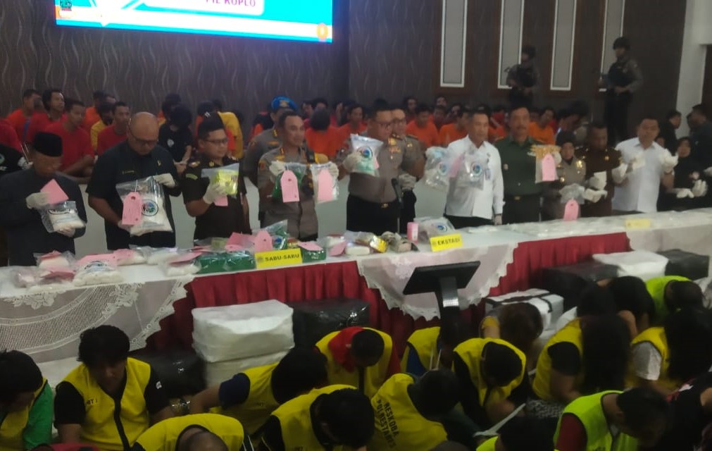 Gelar perkara kasus narkoba Polrestabes Surabaya yang dihadiri Kapolda Jawa Timur, Irjen Pol Luki Hermawan, Selasa, 18 Februari 2020.  (Foto: Andhi Dwi/Ngopibareng.id)