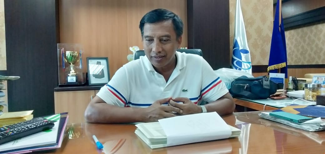 Rektor Unesa Nurhassan saat berbincang dengan Ngopibareng.id. (Foto: Alief Sambogo/Ngopibareng.id)