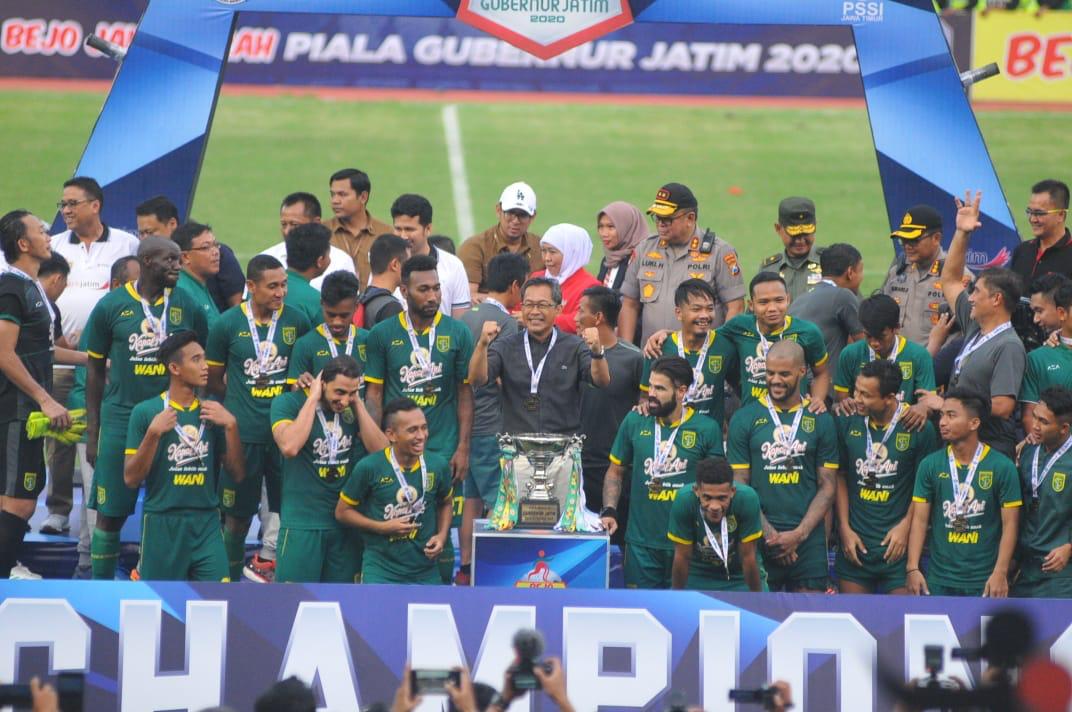 Persebaya Juara Piala Gubernur Jawa Timur 2020. (FoTo: Erfan Hazransyah/Ngopibareng.id)