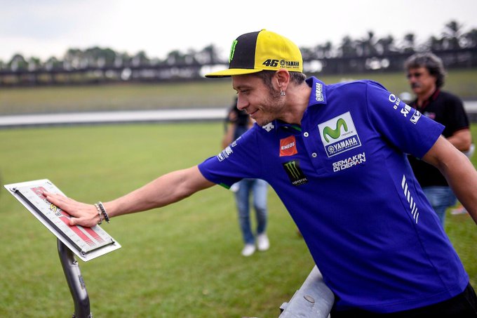 Rossi akan menjalani musim terakhirnya di Yamaha. (Foto: Twitter/@ValeYellow46)