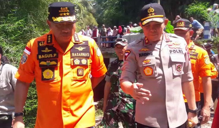 Kepala Basarnas Marsekal Madya TNI Bagus Puruhito (kiri). (Foto: Antara)