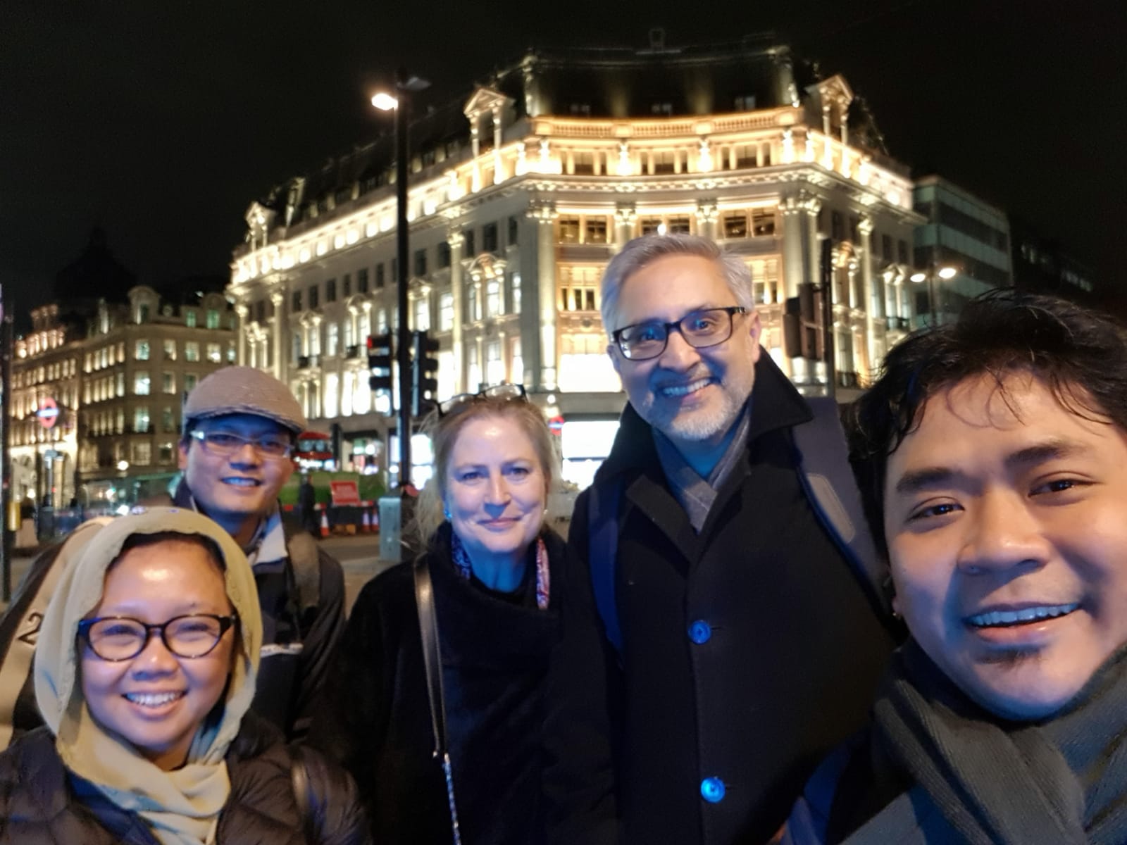 Munawir Aziz (kanan) bersama Alissa Wahid dan  Moazzam Malik di London. ( Foto: Istimewa)