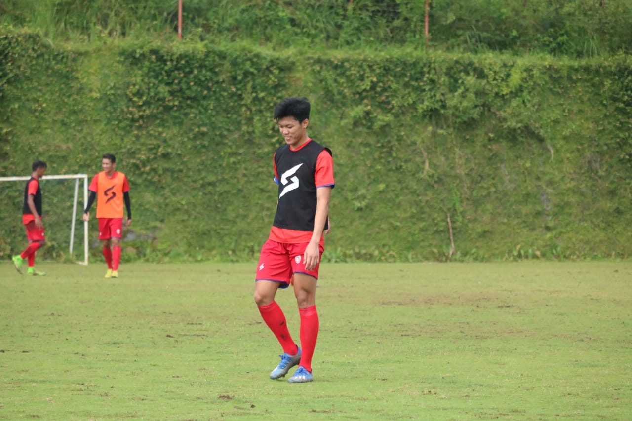 Feby Eka Putra saat menjalani pemusatan latihan bersama Arema FC di kompleks Agrokusuma, Kota Batu, Jawa Timur (Foto: Lalu Theo/Ngopibareng.id)