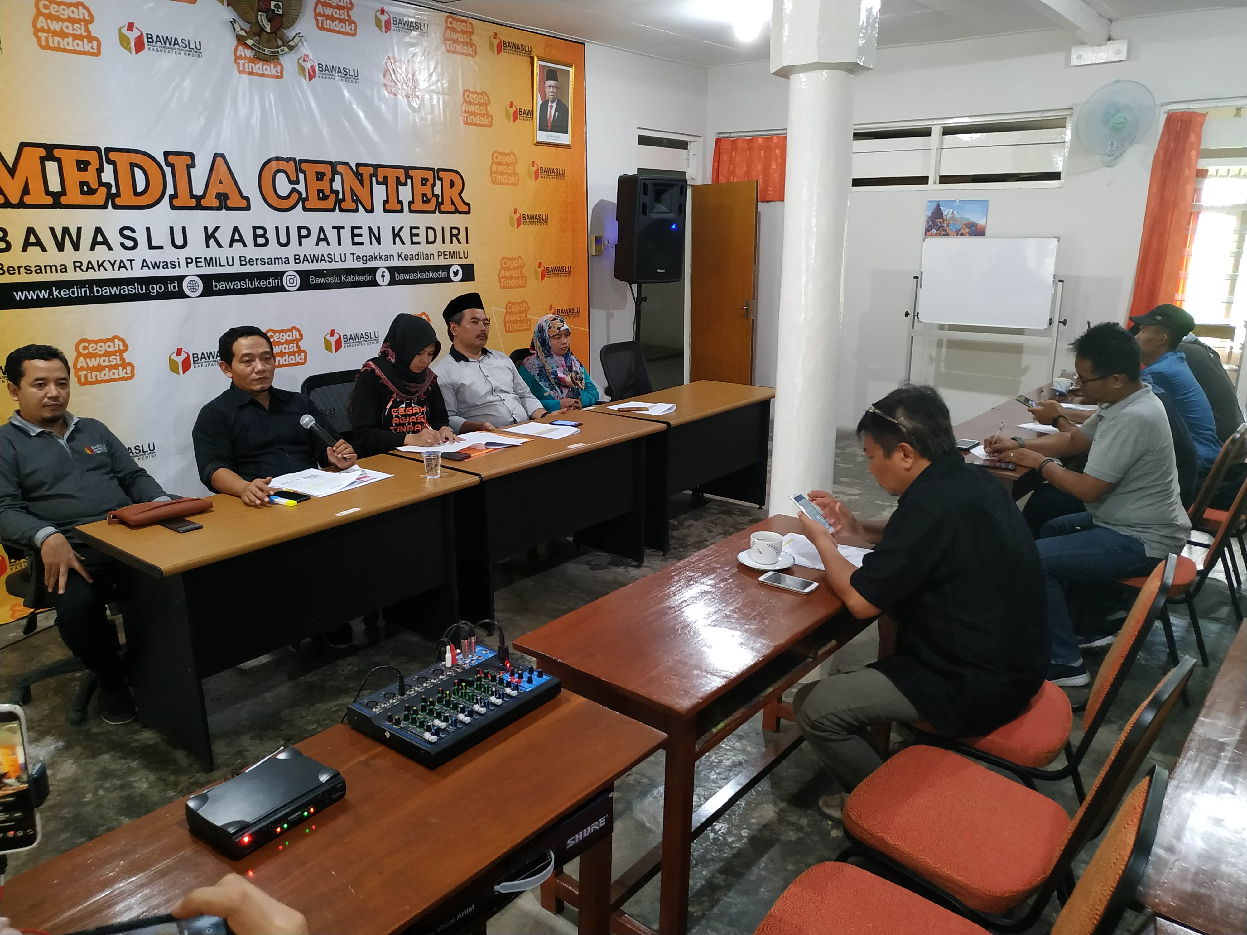 Bawaslu Kabupaten Kediri luncurkan Ijo Pilkada 2020. (Foto: Fendhy Plesmana/Ngopibareng.id)
