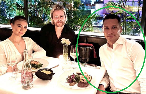 Raphael Maitimo (dilingkari) menikmati makan malam bersama Agnez Mo. (Foto: Instagram)