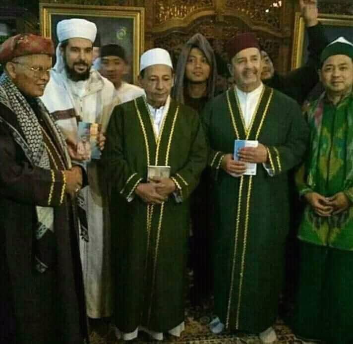 Habib Luthfi bin Yahya bersama ulama sufi dunia. (Foto: Istimewa)