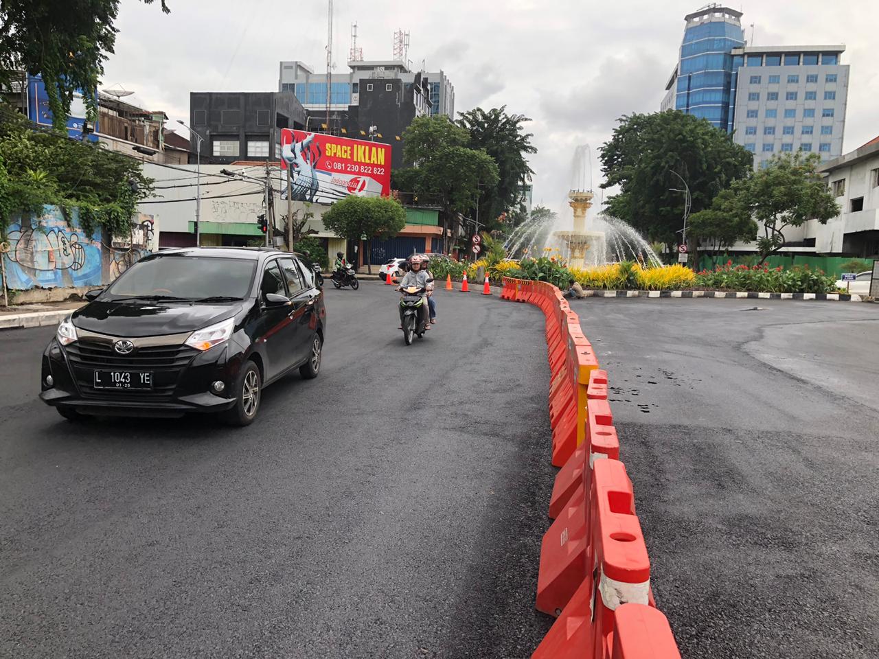 Ruas Jalan Yos Sudarso yang dibuka sebagian. (Foto: Andhi Dwi/Ngopibareng.id)