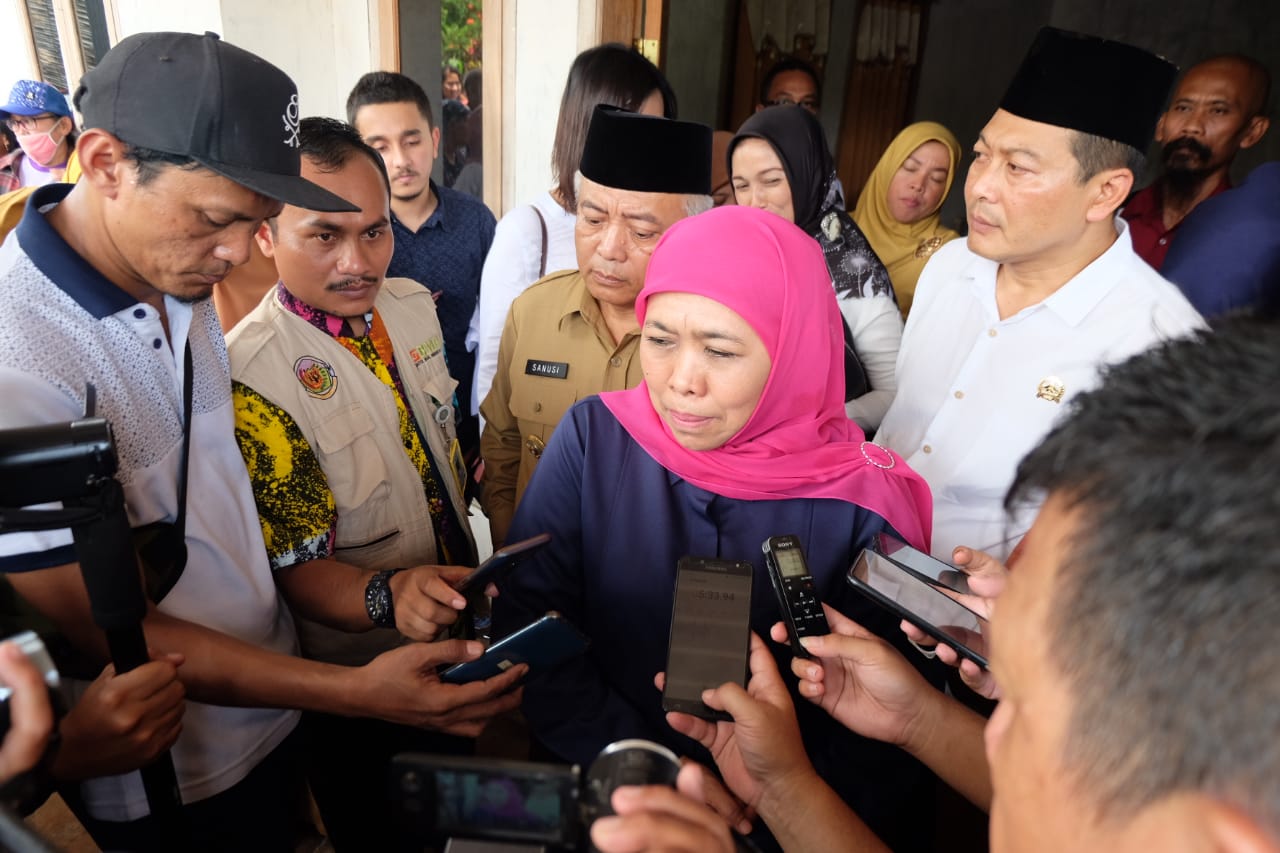 Gubernur Jawa Timur, Khofifah Indar Parawansa saat ditemui di Desa Jambangan, Kecamatan Dampit, Malang (Foto: Lalu Theo/Ngopibareng.id)