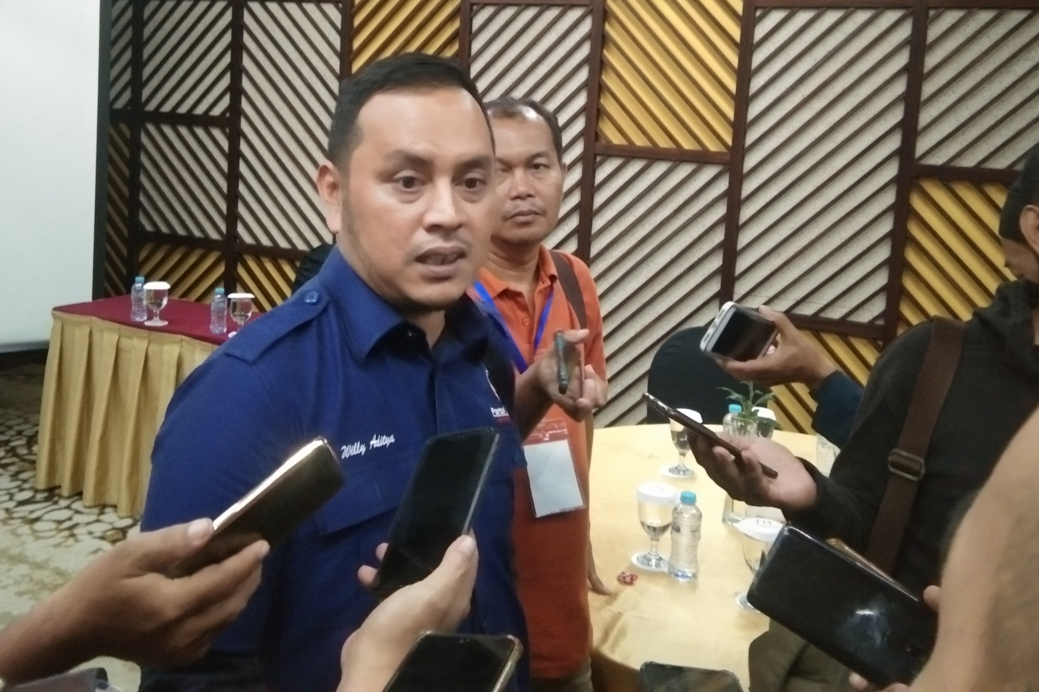 Ketua DPP Partai NasDem Willy Aditya saat ditemui dihotel Mercure Surabaya (Ni'am Kurniawan/Ngopibareng.id)