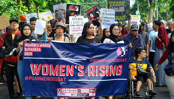 Aksi Women's March di Car Free Day Taman Bungkul Surabaya, Minggu 8 Maret 2020. (Foto: Erfan Hazransyah/Ngopibareng.id)