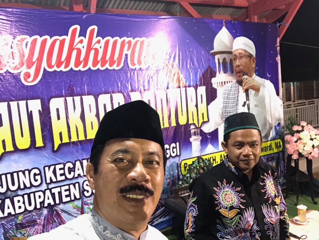 Fattah Jasin menghadiri acara Tasyakuran Petik Laut Akbar Pantura di desa Tanjung Kecamatan Saronggi Kab Sumenep Minggu, 8 Maret 2020 malam. (Foto: Istimewa)