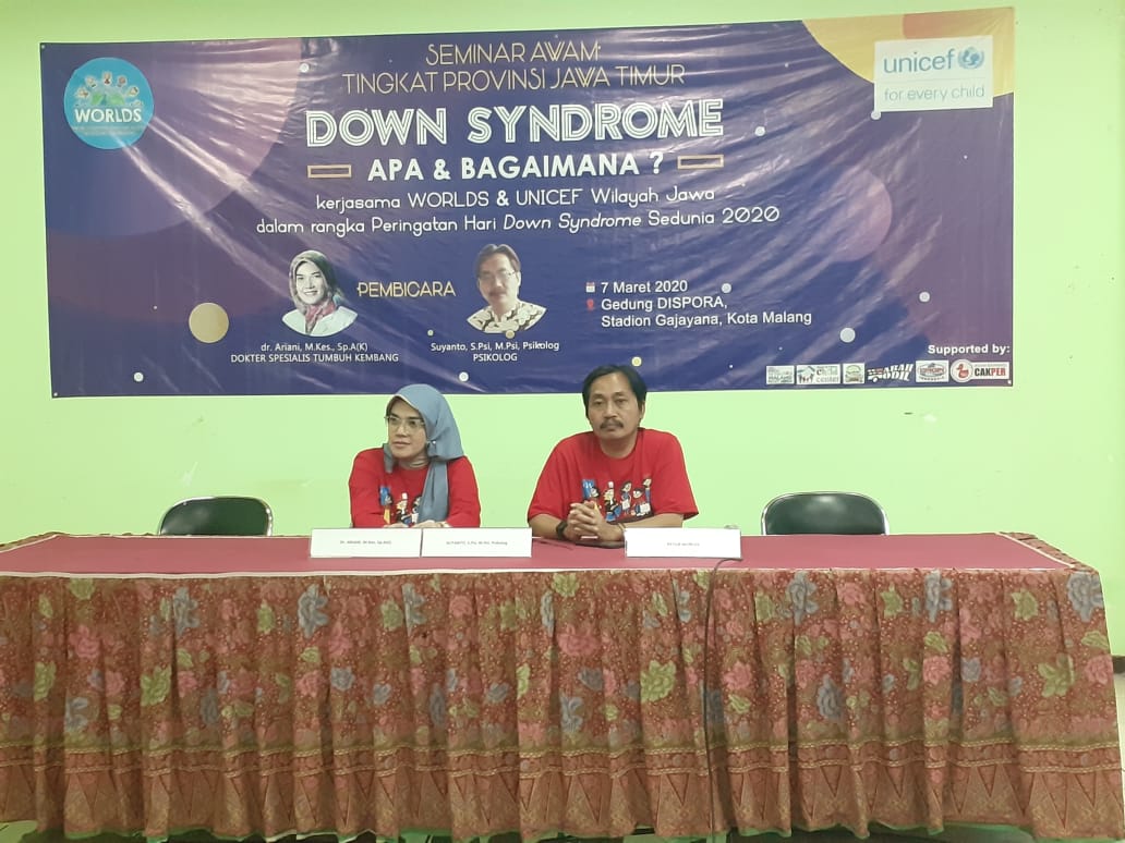 Diskusi mengenai down syndrome yang digelar di aula Stadion Gajayana, Kota Malang. (Foto: Lalu Theo/Ngopibareng.id)