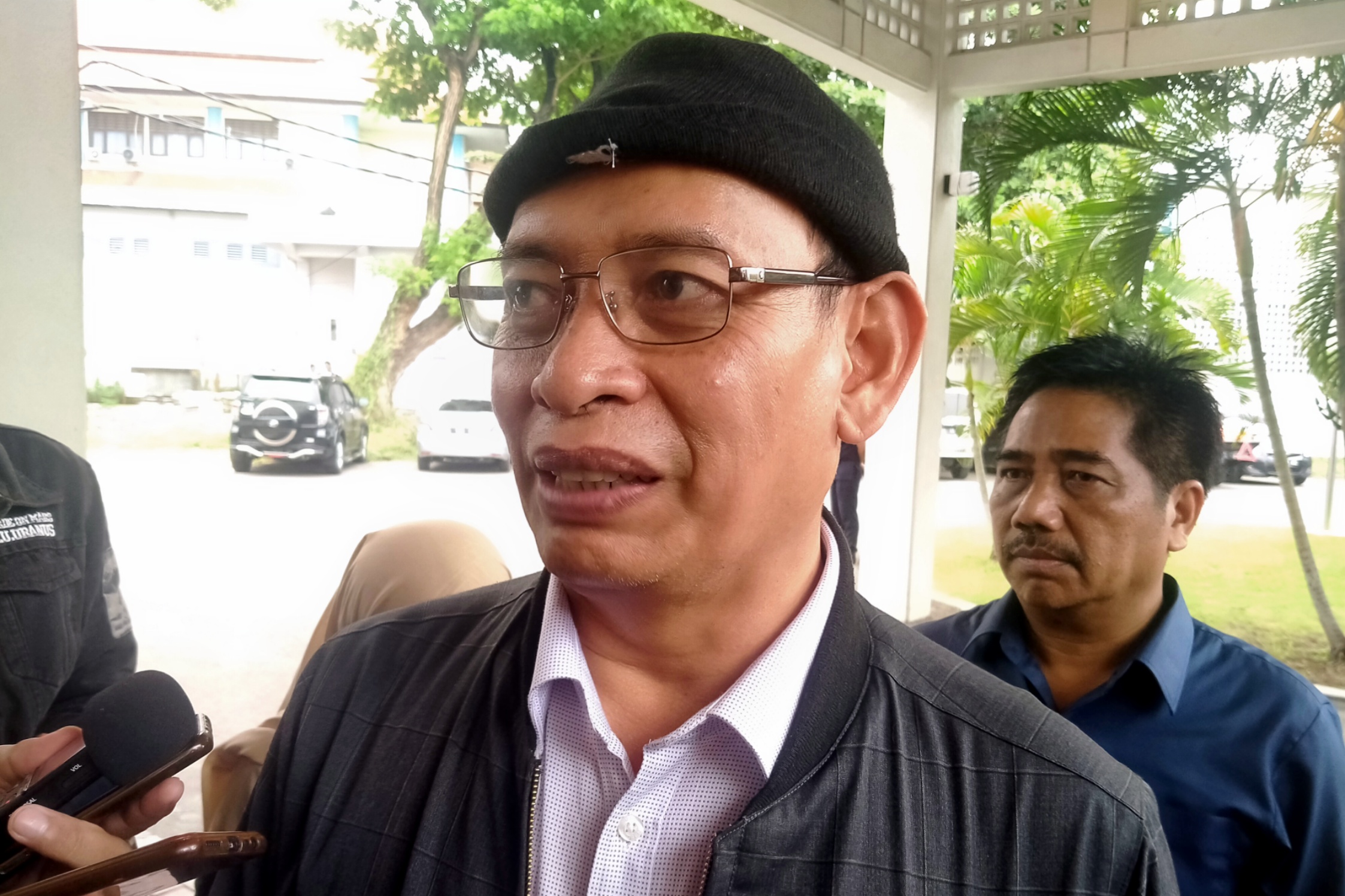 Rektor Unair, Prof Mohammad Nasih saat ditemui di Gedung ITDC Unair, Surabaya, Sabtu 14 Maret 2020. (Foto: Fariz Yarbo/Ngopibareng.id)