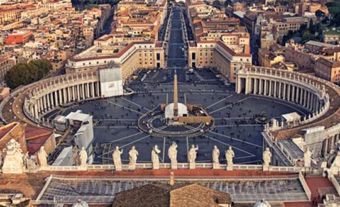 Pemandangan Lapangan St. Peter's Basilica sebagai pusat Kota Vatikan, yang biasa dipakai untuk misa Paskah. (Foto:Reuters)