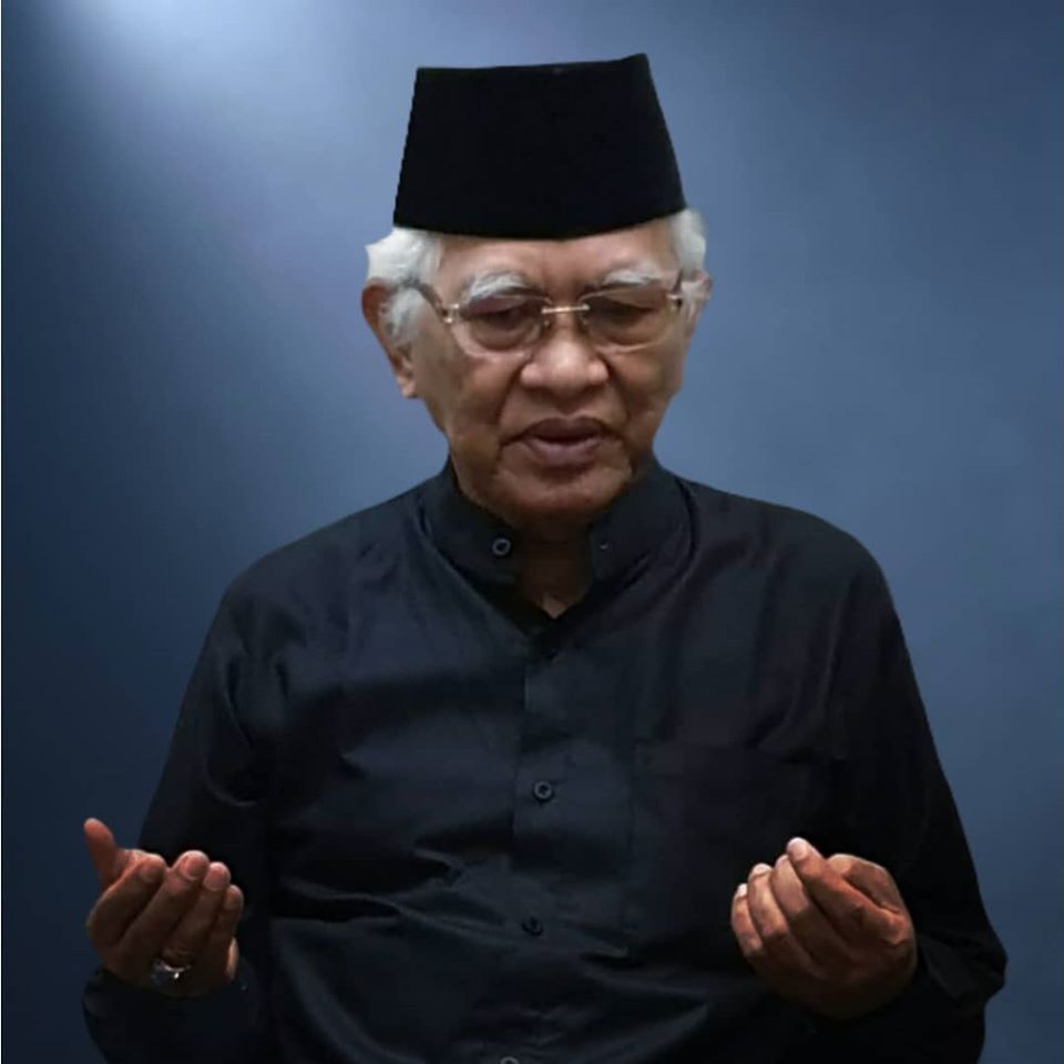 KH Ahmad Mustofa Bisri (Gus Mus), Pengasuh Pesantren Raudlatut Thalibiin Rembang. (Foto: Istimewa) 