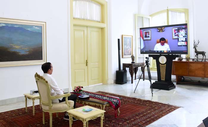 Presiden Jokowi pun bekerja dari kediaman resmi di Istana Bogor, sambil mejalani isolasi 14 hari. (Foto:Biro Pers kepresidenan). 