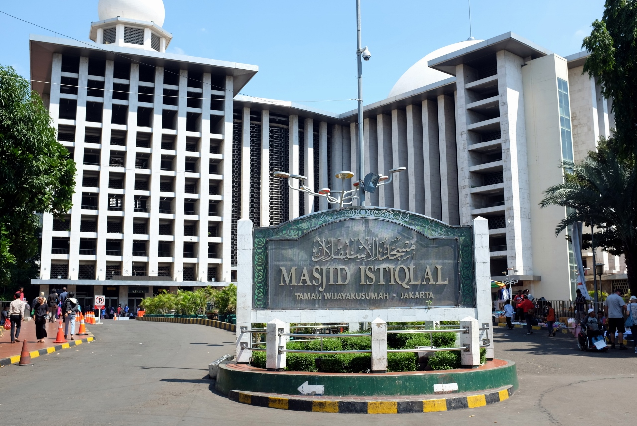 Masjid Istiqlal tetap gelar salat Jumat (Foto: Google)