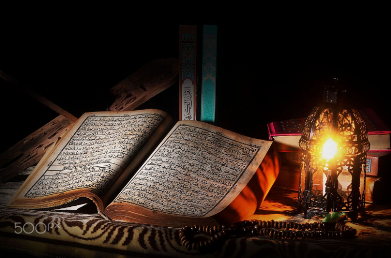 Kitab Suci Al-Quran dibaca dan dikaji. (Foto: Istimewa)