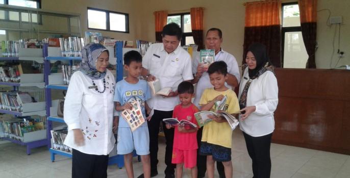 Dinas Perpustakaan dan Kearsipan Kabupaten Pasuruan kembangkan minat baca anak-anak. (Foto: Dok Humas)