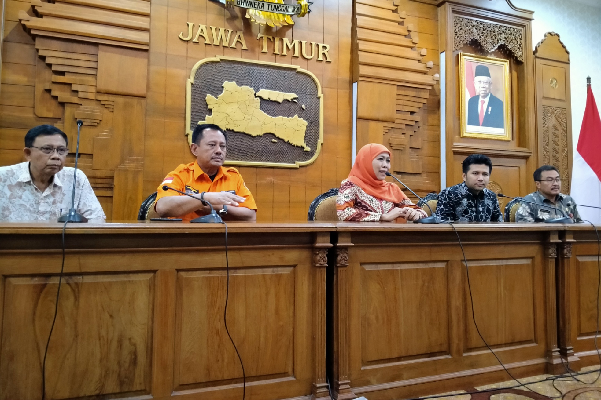 Gubernur Jawa Timur Khofifah Indar Parawansa (tengah). (Foto: Fariz Yarbo/Ngopibareng.id)