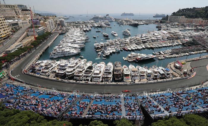 Sirkuit jalan rakaya di Monaco, tempat berlangsungnya F-1 tiap tahun. Tahun ini ditiadakan karena COVID-19. (Foto:Reuters)