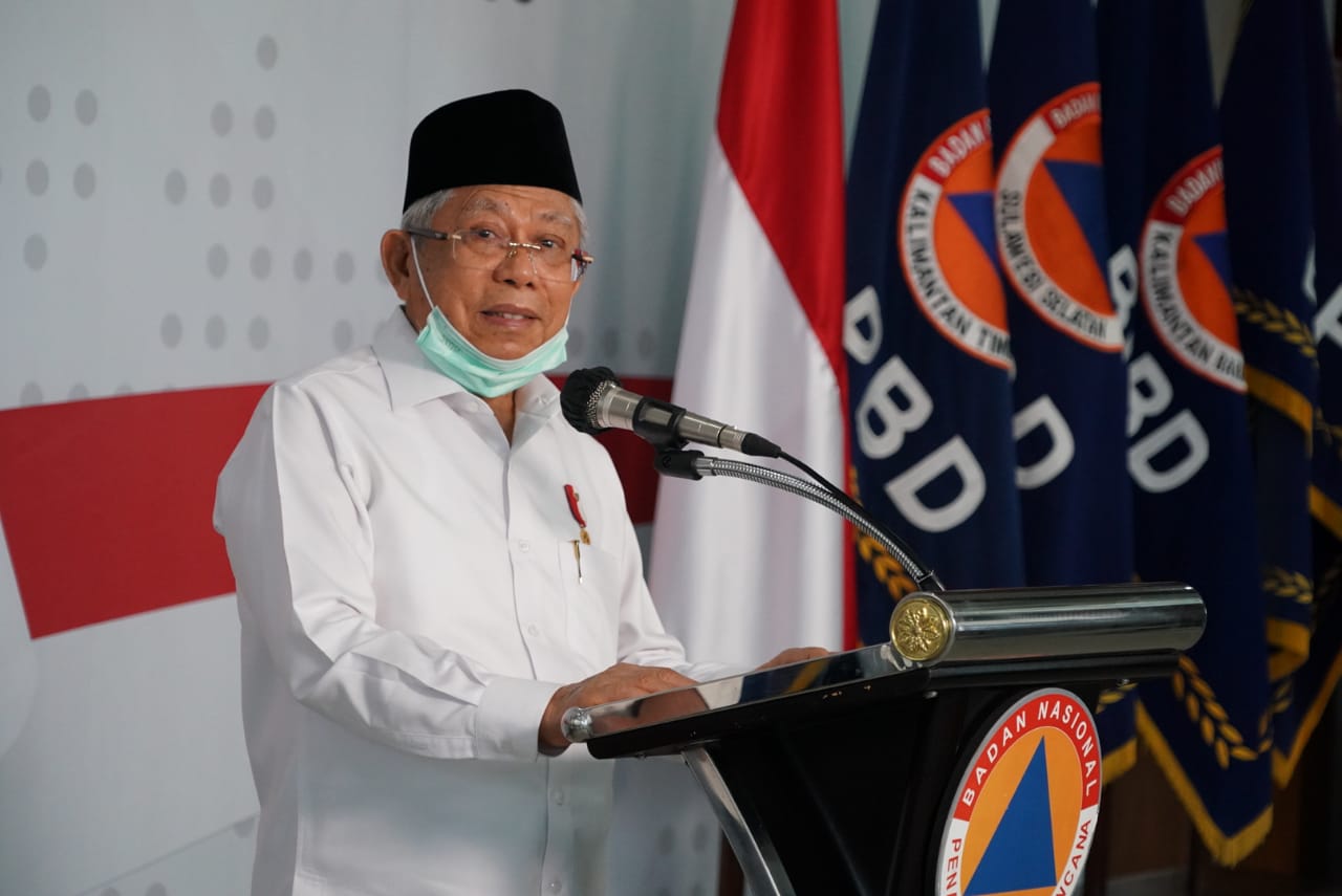 Wakil Presiden KH Ma'ruf Amin berkunjung ke Markas Badan Nasional Penanggulangan Bencana (BNPB) di kawasan Pramuka Jakarta Timur, untuk memberi dukungan kepada tim medis, terutama yang meninggal dunia. (Foto: Setwapres)