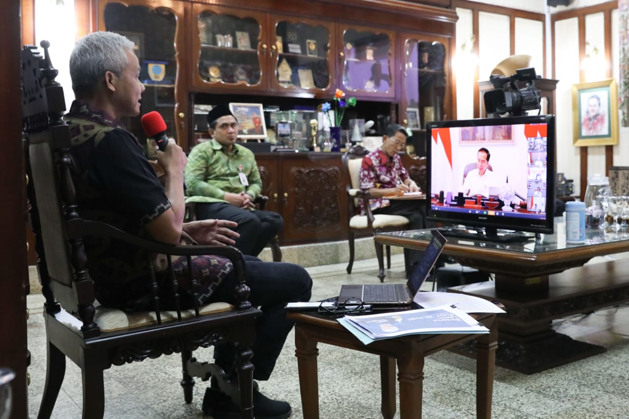 Gubernur Jawa Tengah Ganjar Pranowo saat Video Conference dengan Presiden Jokowi. (Foto: Humas/Jawa Tengah)