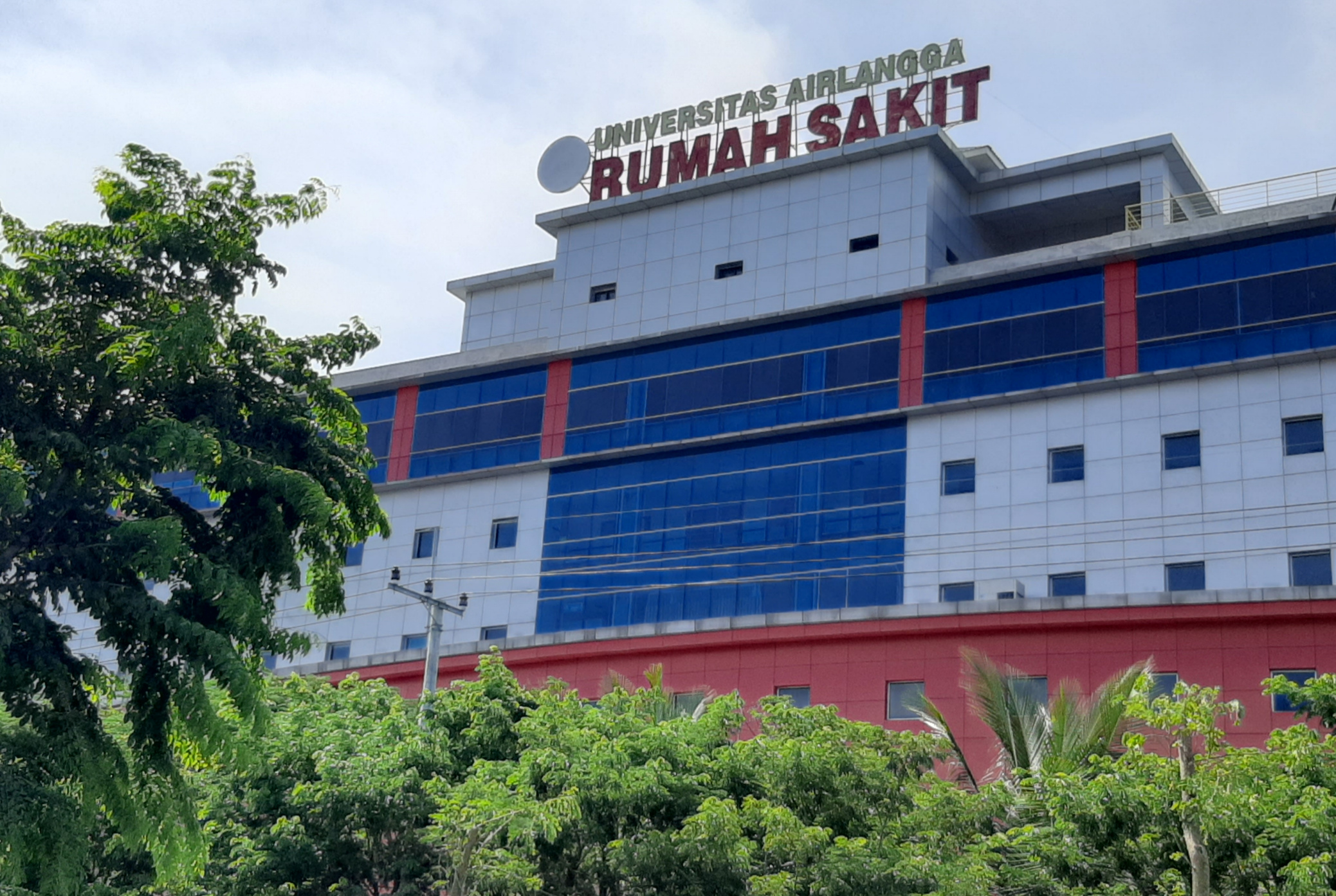 Rumah Sakit Unair Surabaya. (Foto: Pita Sari/Ngopibareng.id)