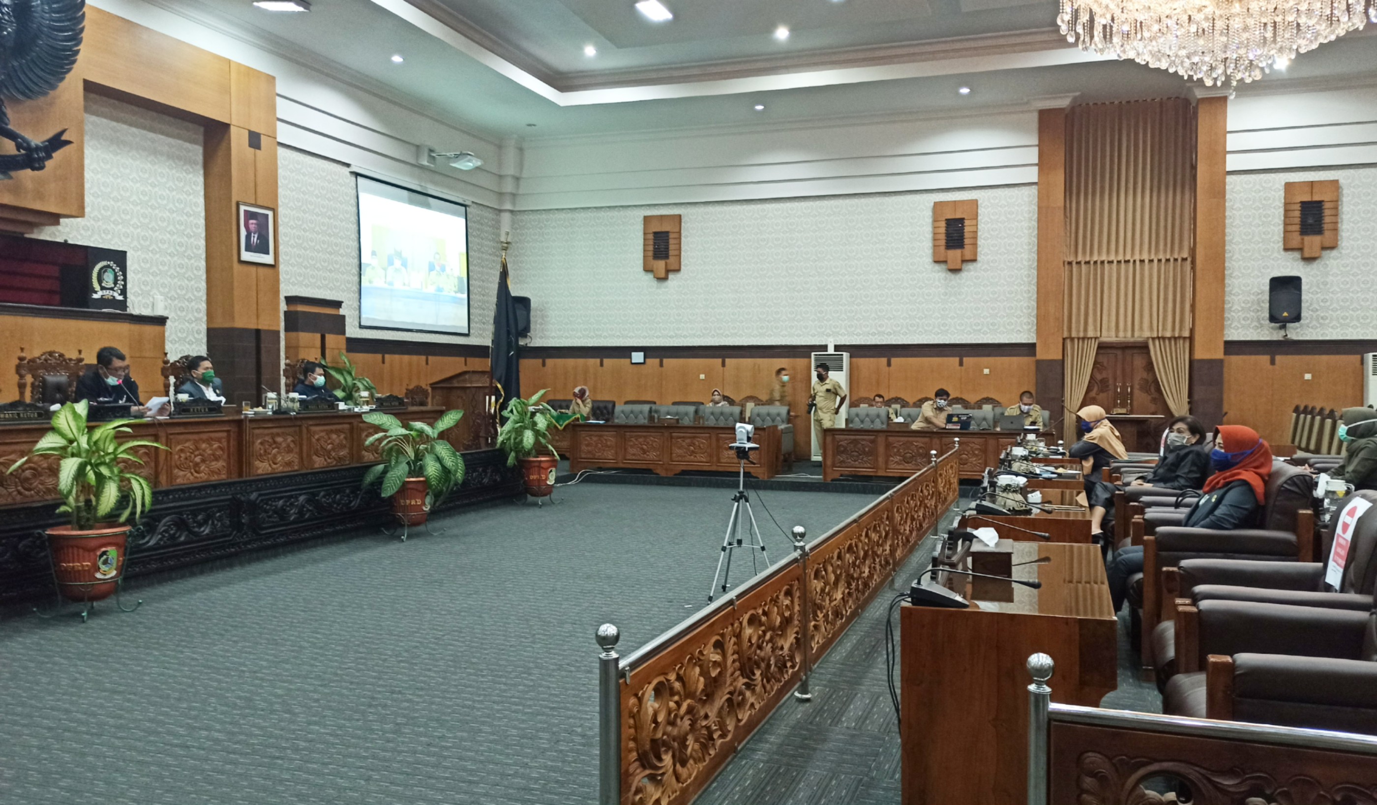 Rapat Paripurna LKPJ Bupati Banyuwangi 2019 dilakukan secara online (Foto: Hujaini/Ngopibareng.id)