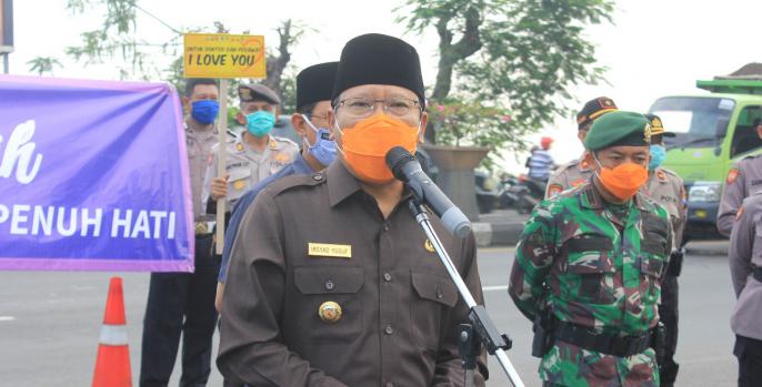 Bupati Pasuruan usai menghadiri Muresnbang RKPD, Senin, 6 April 2020. (Foto: Dok Humas)