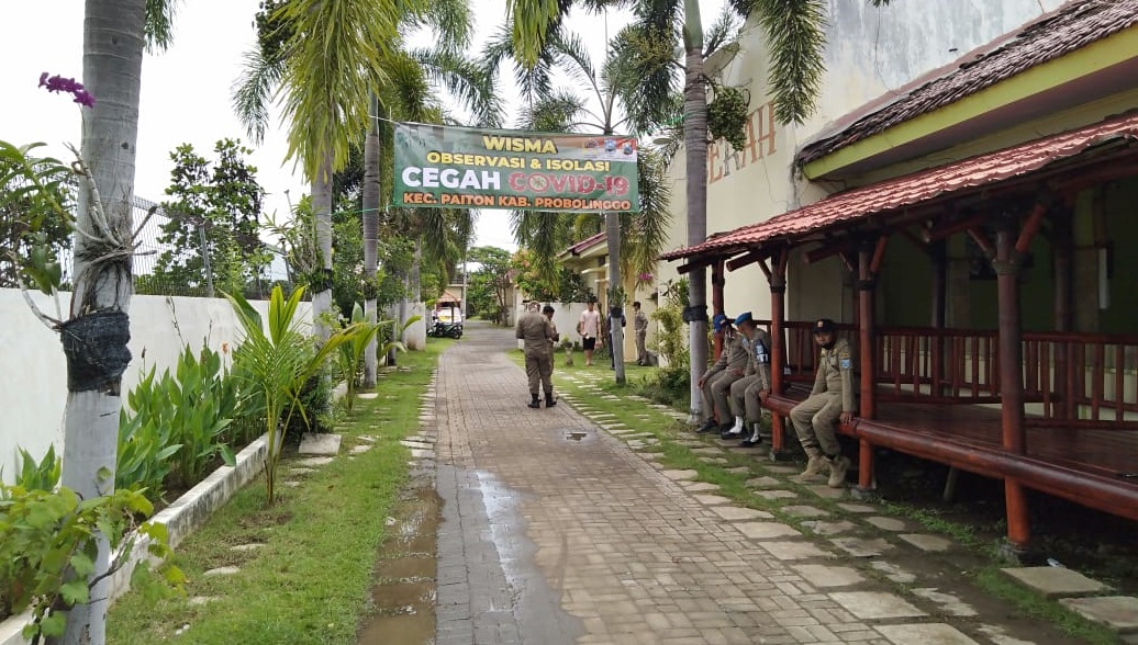 Hotel Cerah di Jalan Raya Paiton, Kabupaten Probolinggo yang digunakan lokasi karantina TKI asal Malaysia. (Foto: Istimewa)
