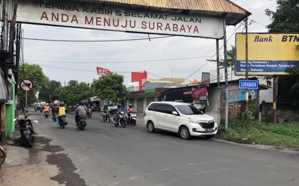 Jalan Rungkut Menanggal yang kembali dibuka, Senin 6 April 2020. (Foto: Andhi Dwi/Ngopibareng.id)