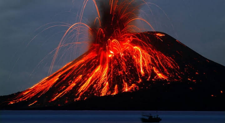 Letusan Gunung Anak Krakatau. (Foto: PVMBG)