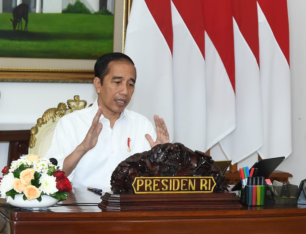 Presiden Jokowi saat memimpin rapat terbatas melalui telekonferensi dari Istana Kepresidenan Bogor, Kamis, 16 April 2020. (Foto: Setpres)