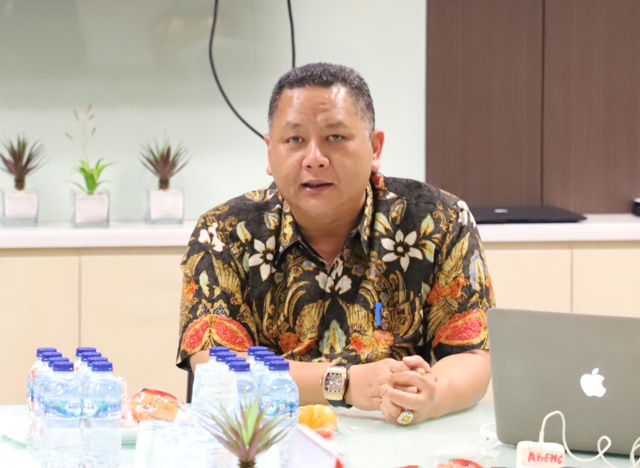 Wakil Walikota Surabaya Whisnu Sakti Buana saat ditemui di ruang kerjanya. (Foto: Alief Sambogo/Ngopibareng.id)