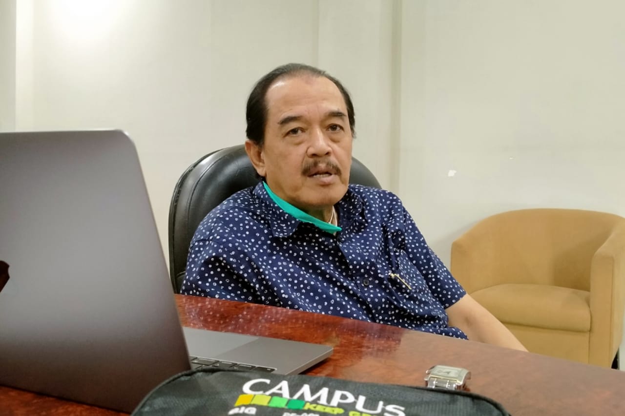 Koordinator pelaksana Lumbung Pangan Jatim, Erlangga Satriagung, ketika ditemui di ruang kerjanya di Jatim Expo, Sabtu 25 April 2020. (Foto: Fariz Yarbo/Ngopibareng.id)
