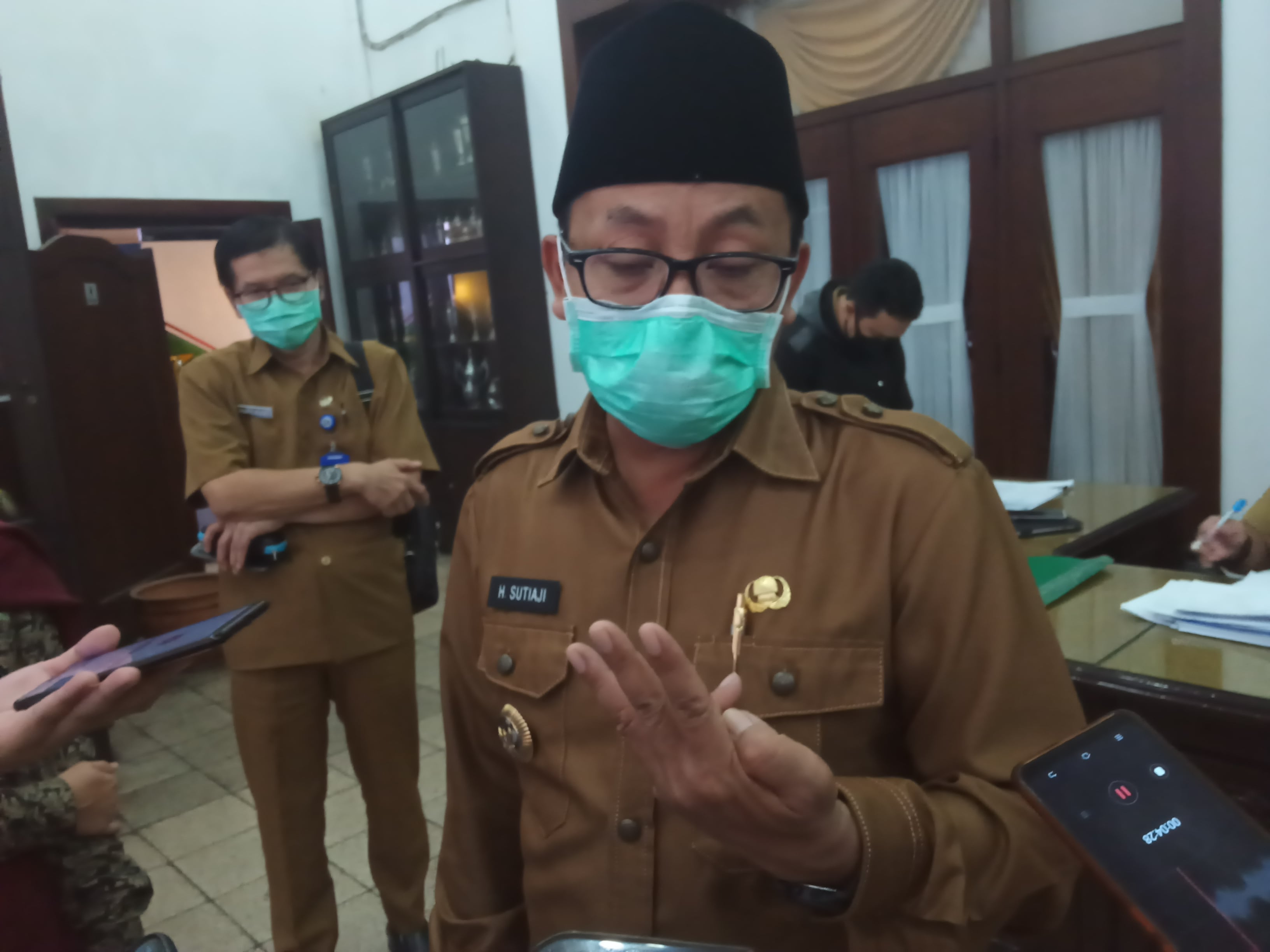 Walikota Malang, Sutiaji saat ditemui di Balai Kota (Foto: Lalu Theo/Ngopibareng.id)