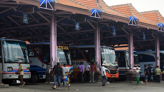 Suasana terminal bus Bayuangga, Kota Probolinggo yang sepi terimbas PSBB. (Foto: Ikhsan Mahmudi/ngopibareng.id)