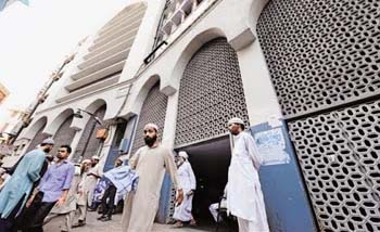 Masjid Nizamuddin di New Delhi, India, tempat berkumpulnya jamaah tabligh dari seluruh dunia, termasuk dari Indonesia. (Foto:Youtube)