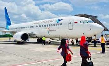 Pesawat Garuda menunggu penumpang yang bukan mudik. (Foto:Antara)