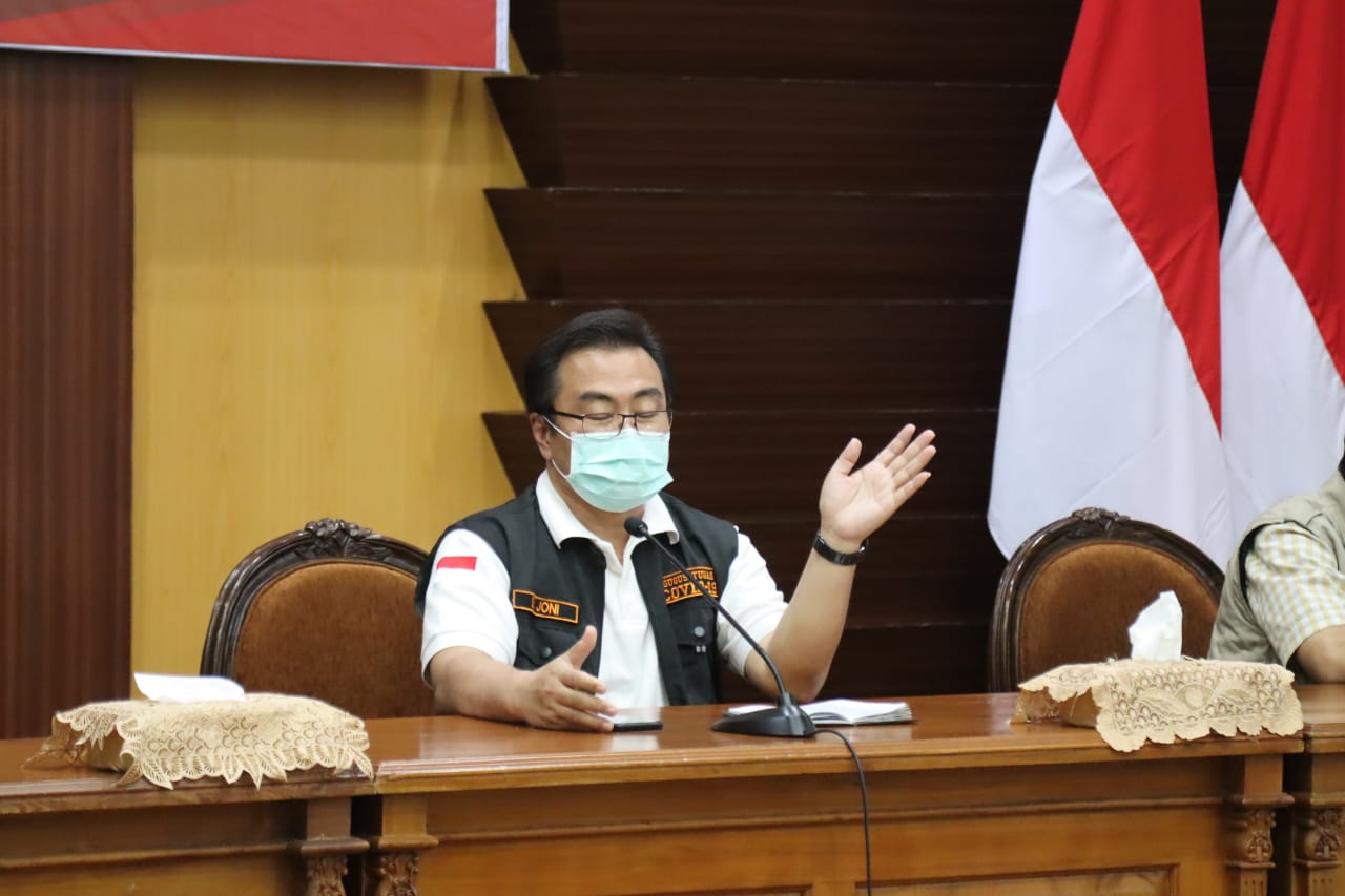 Ketua Tim Gugus Kuratif Percepatan Penanganan Covid-19 Provinsi Jawa Timur dr. Joni Wahyuhadi. (Foto: Alief Sambogo/Ngopibareng.id)