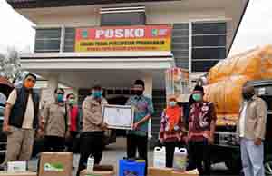 Serah terima bantuan untuk penanganan covid-19 di Pasuruan. (Foto: Dok Humas)
